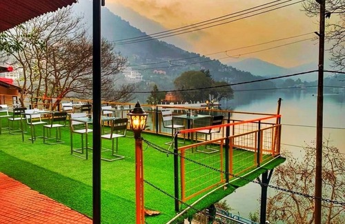 Bhimtal Hotel | Lake Retreat offers the most stunning lake view and landscapes in the Himalayas.