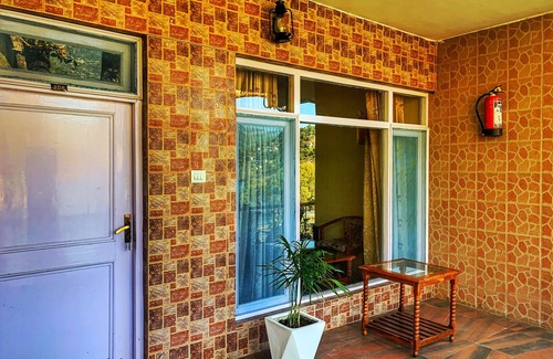 Bhimtal Hotel | Lake Retreat offers the most stunning lake view and landscapes in the Himalayas.