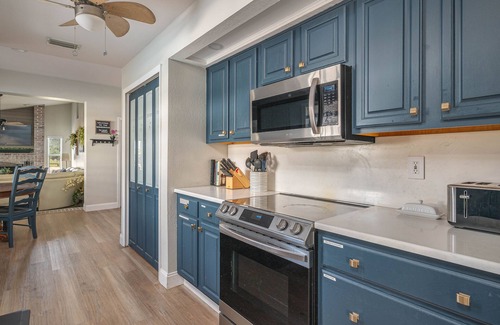 Lake Wales House | Lake Retreat w/Pool & Hot Tub near Bok Tower