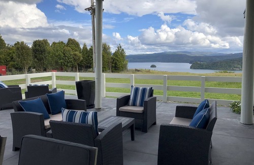 Okere Falls House | LAKE ROTOITI Waterfront. Sleeps 11. Exclusive private beach with jetty.