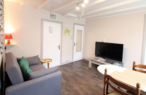 Saint-Paul-des-Landes Cottage | Lake Saint-Etienne Nearby: Cozy 1BR Cottage with Garden, Parking, WiFi, Near Aurillac