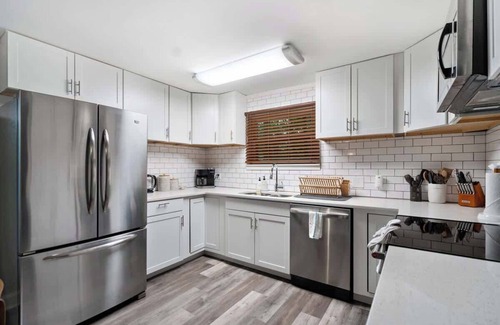 Kabletown Cottage | Lake Shannondale Retreat | Jacuzzi + Pool Table
