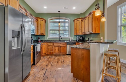 Indian Point Condo | Lake Shore Views: WALK IN UNIT, Sleeps 9, Lake Views, next to Silver Dollar City