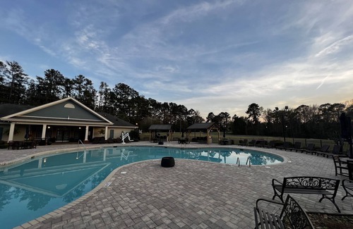 Santee Condo | Lake Side Condo Getaway