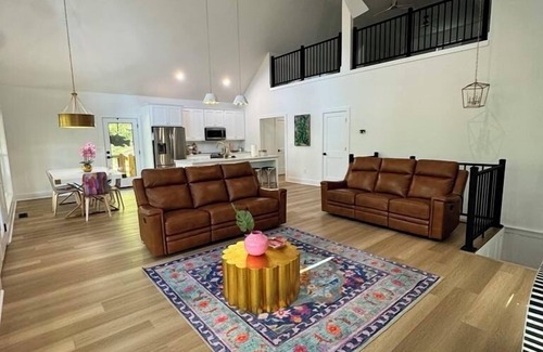 Milledgeville House | Lake Sinclair Haven