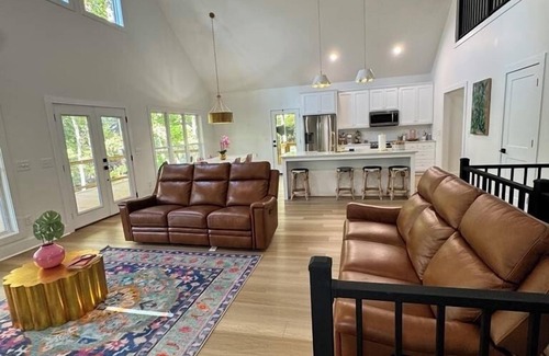 Milledgeville House | Lake Sinclair Haven