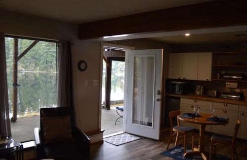 Lacey House | Lake St Claire Waterfront, 1 beds, 1 bath