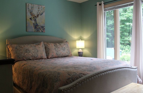 Mount Sunapee House | Lake Sunapee Retreat & Hot Tub Heaven!!!