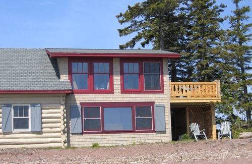 Grand Marais Apartment | Lake Superior Beach Front Downtown Grand Marais