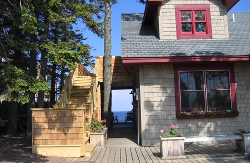 Grand Marais Apartment | Lake Superior Beach Front Downtown Grand Marais