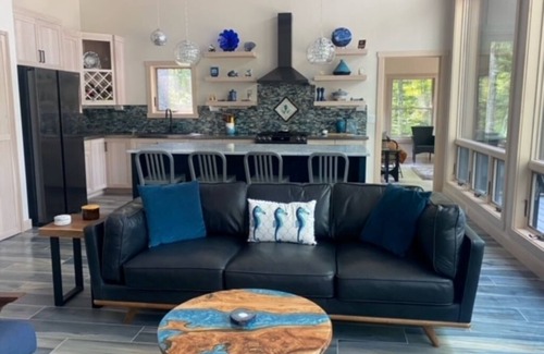 Ontonagon House | Lake Superior Beach with Porcupine Mountain Views