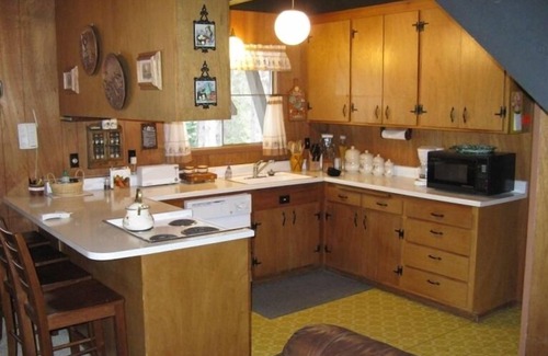 Chamberlands Cabin | Lake Tahoe - Chambers Private Beach, Pool & Tennis Membership