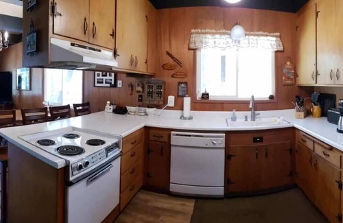 Chamberlands Cabin | Lake Tahoe - Chambers Private Beach, Pool & Tennis Membership