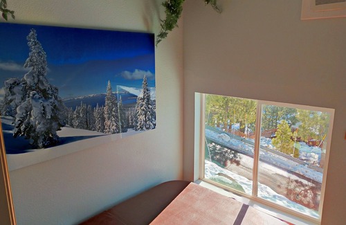 Tahoe Village House | Lake Tahoe's Best! Panoramic Lake Views for 9, Ski, Hot Tub at Heavenly , A/C