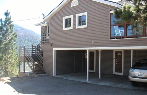 Tahoe Village House | Lake Tahoe's Best! Panoramic Lake Views for 9, Ski, Hot Tub at Heavenly , A/C