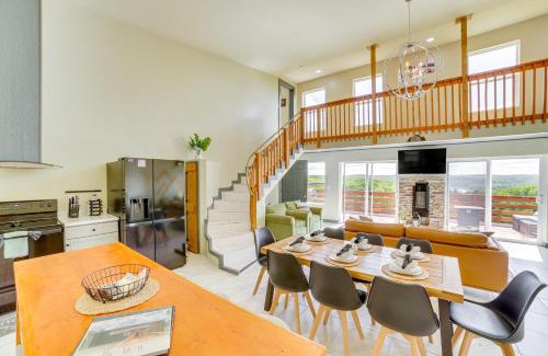 Forsyth House | Lake Taneycomo Views Family-Friendly Cabin!