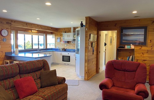 Whareroa Village House | Lake Taupo Holiday Home
