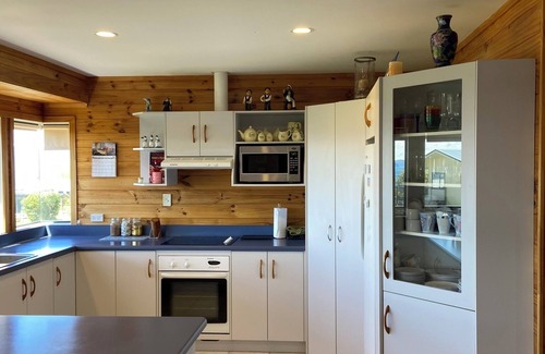 Whareroa Village House | Lake Taupo Holiday Home