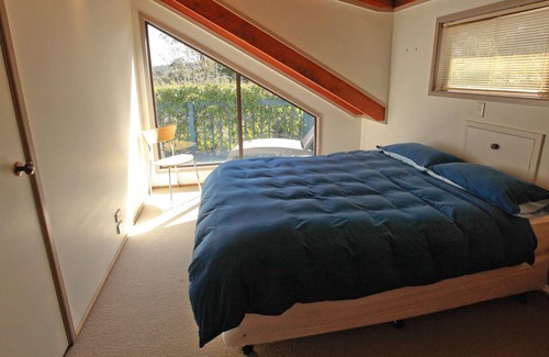 Wallaga Lake House | Lake Therapy 1 Fairhaven Point Way- Quiet lakeside. Bermagui