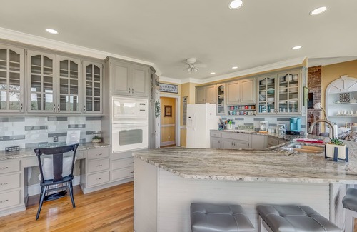 Trimble House | Lake Therapy: 5 BR, 4.5 BA in Crane Hill, Sleeps 18