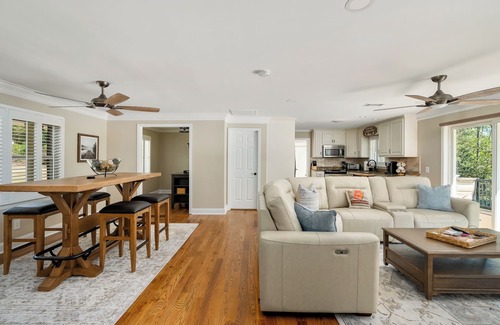 Anderson House | Lake Time on Lake Hartwell!