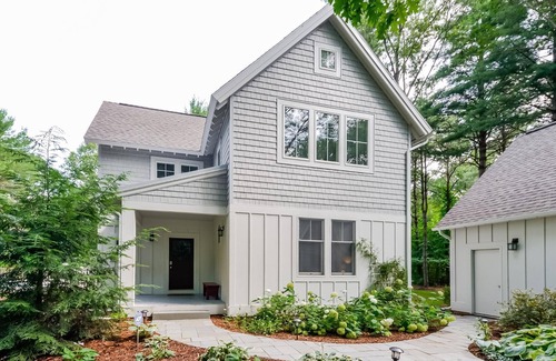 Saugatuck Villa | Lake Trail Treehouse