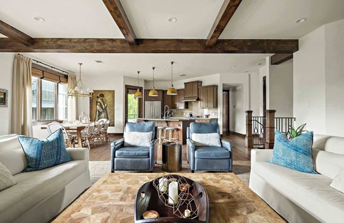 Spicewood Villa | Lake Travis Luxe Villa | 4BR | Pickleball | BBQ