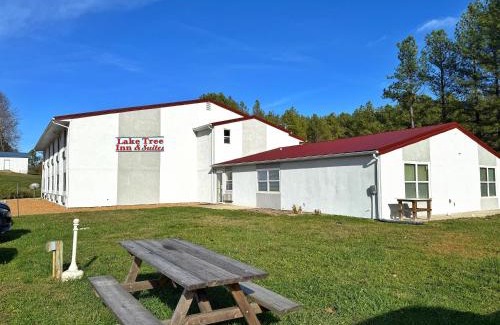 Marion Hotel | Lake Tree Inn & Suites
