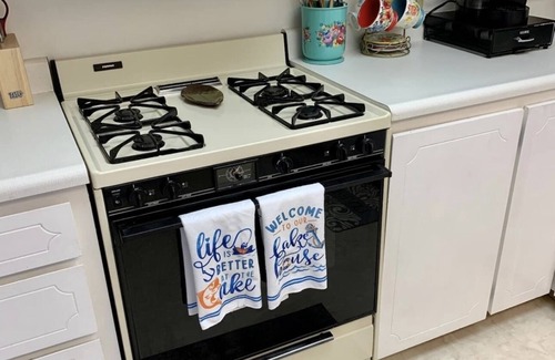 Sand Lake Apartment | Lake view 2 bedroom with kitchen and balcony