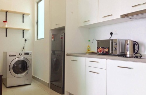 Cyberjaya Apartment | Lake View Breathtaking Cybersquare 500mbps wifi