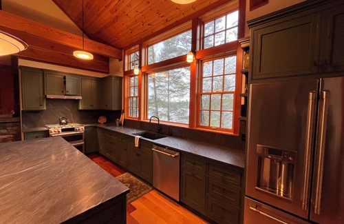 Lake Placid Ski Chalet | Lake View Chalet, enjoy a Luxury Adirondack Retreat with a walk to town location