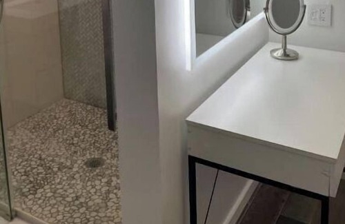 Geneva House | Lake View Chalet w/Spa Tub & luxury bidet