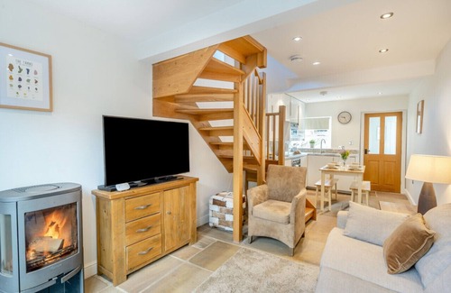 Pooley Bridge House | Lake View Cottage - Two Bedroom House, Sleeps 4