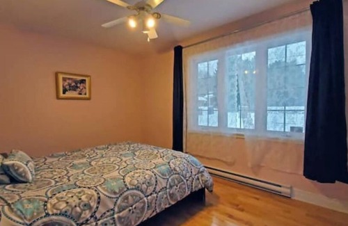 Rawdon Cottage | Lake-view cottage with spa for 14 people 1-hour from Montreal