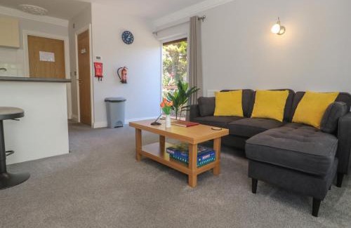 Maenporth Apartment | Lake View