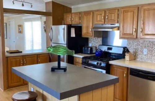 Truth or Consequences House | Lake View Getaway