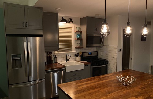 Sister Lakes House | Lake View Getaway