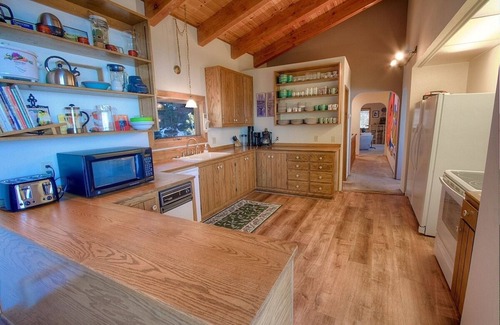 Glenbrook House | Lake View Glen 4 Bedroom Home by RedAwning