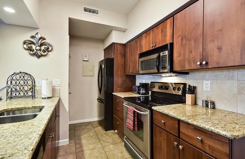Highland Lake Estates Condo | Lake View - Gorgeous Lake Travis Island Condo!