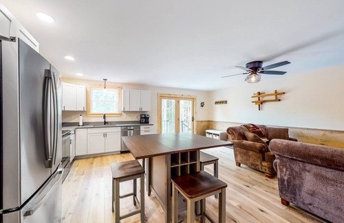 Greenville House | Lake-View Home Centrally Located with Convenient Access to Water - Dog-Friendly