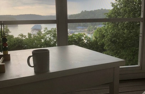 Jamestown House | Lake View Home-Good for Big Group-Jamestown Marina