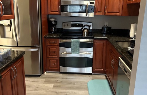 Pembroke Pines House | Lake View Home, just a few minutes away from the Hard Rock Guitar Hotel & Casino