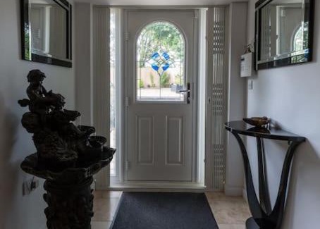 Wraysbury House | Lake View Lodge