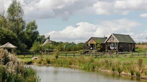 Sudbury Apartment | Lake View Lodges The Melford