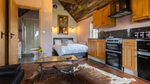 Sudbury Apartment | Lake View Lodges The Melford
