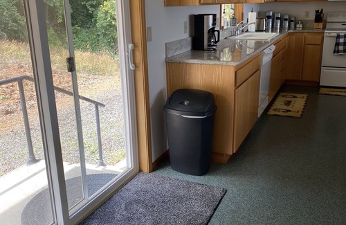 Philomath House | Lake View Oasis near OSU Reser Stadium, Gill Coliseum and Goss Stadium