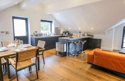 Windermere Cottage | LAKE VIEW, romantic, luxury holiday cottage in Bowness-On-Windermere