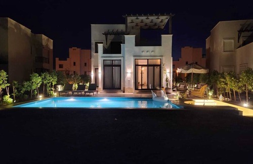 El Gouna Villa | Lake view Spacious 5-bedroom villa in peaceful El Gouna - Hurghada, heated pool
