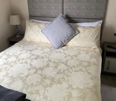 Tewitfield House | lake view staycations