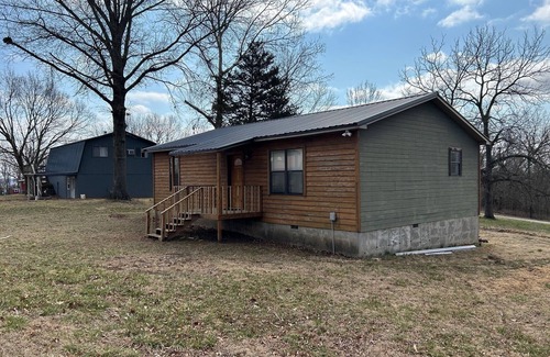 Umber View Heights House | Lake view Stockton cabin. Close to water.